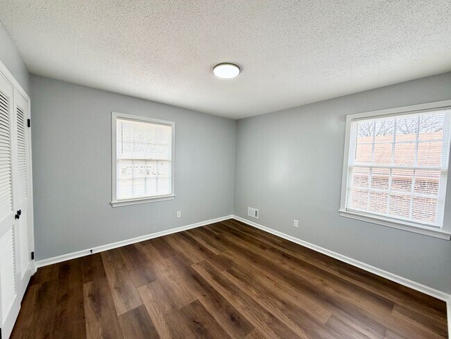 Building Photo - Irmo-Offering Self Guided Tour with RENTLY!