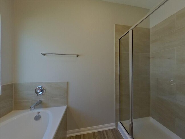 Building Photo - 14090 Waukegan Way S