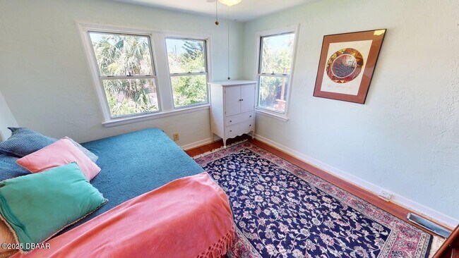 Building Photo - 425 Wisteria Rd