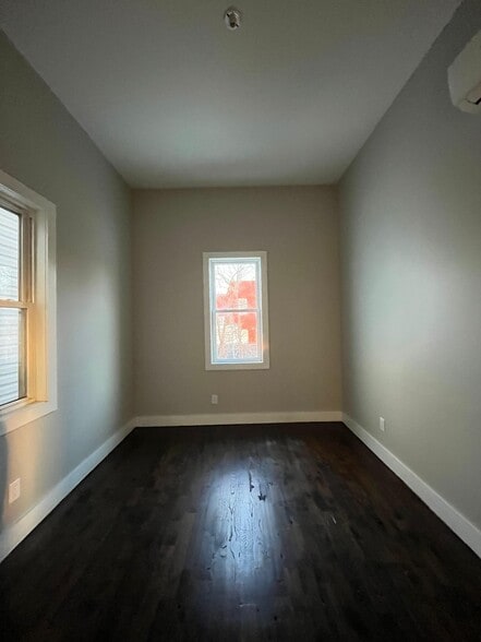 Building Photo - 5 Whitman Ave