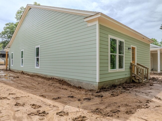 Building Photo - 1061 Shaw Pl