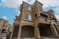Building Photo - 4644 N 22nd St