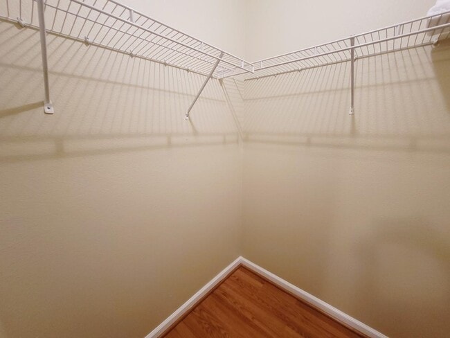 Building Photo - 1926 Fannie Dr