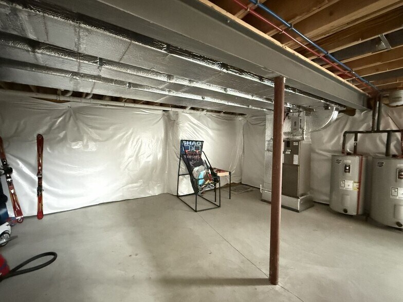 Building Photo - 584 Westlake Dr