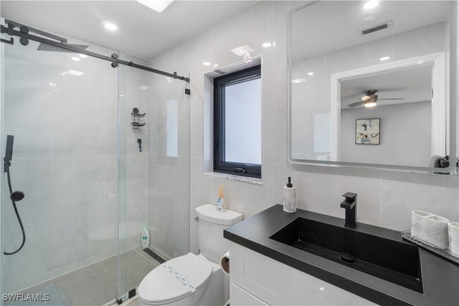 Building Photo - 659 108th Ave N