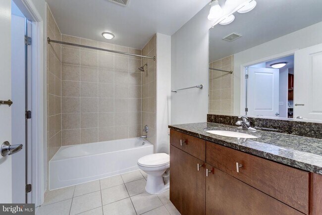 Building Photo - 155 Potomac Passage