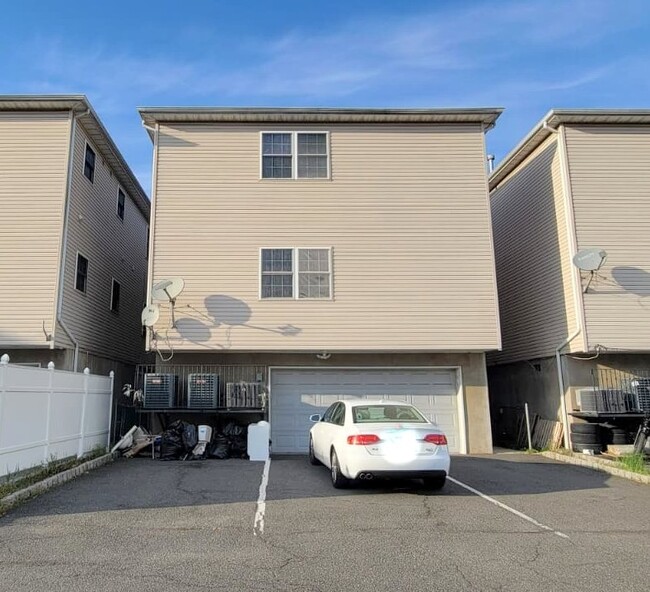 Building Photo - 175-177 Manchester Pl