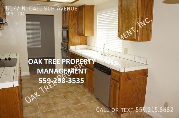 Building Photo - 8177 N Callisch Ave