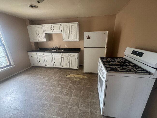 Primary Photo - 718 24th Ave NE