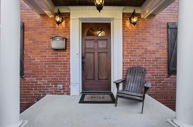 Building Photo - Historic Wesley Heights Home | Walkable to Uptown | 2 Primary Suites