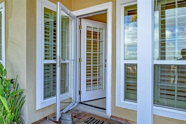 Building Photo - 921 Marine Dr