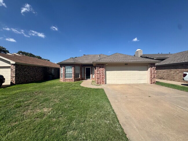 Primary Photo - House Located Near Shadow Hills Golf Cours...