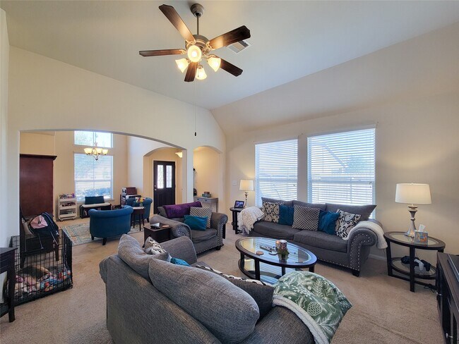 Building Photo - 23603 Villa Lisa Dr