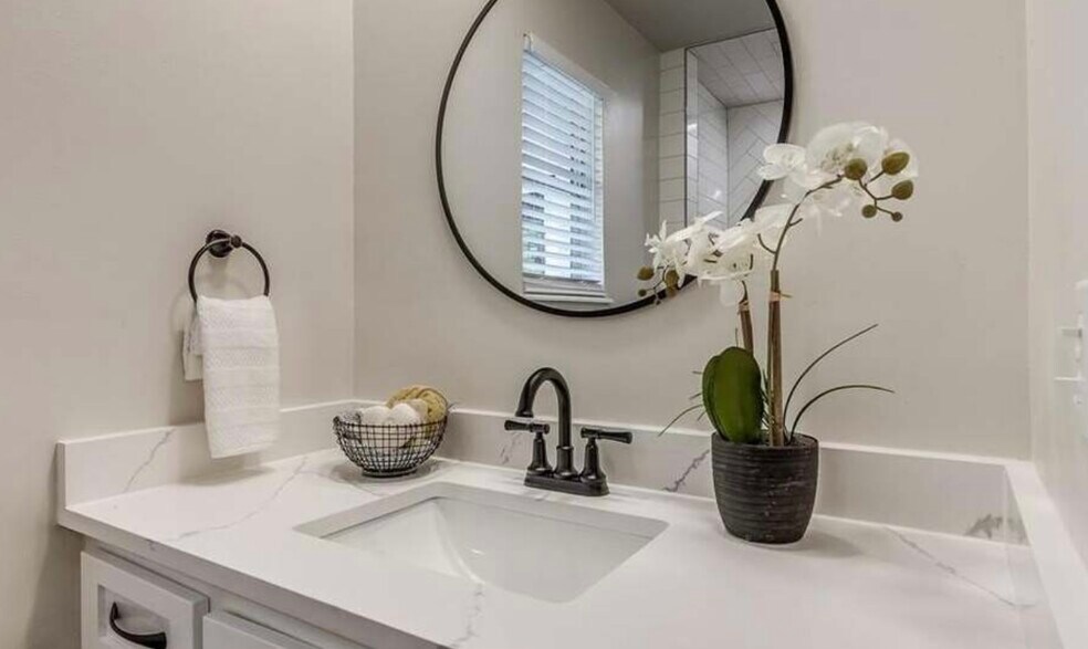 Building Photo - 1100 Glenwood Ave