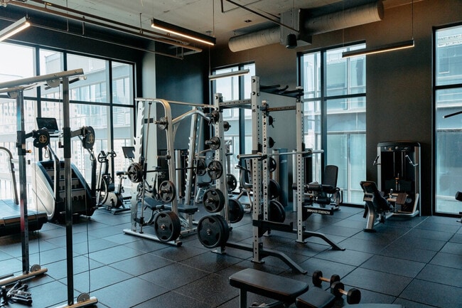 Building Photo - 755 S Clark St