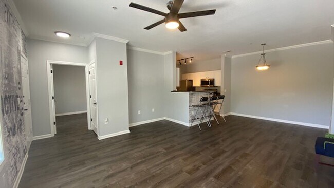 Building Photo - Beautiful 2/2 Condo Fully Remodeled!! A Must See to Appreciate!!