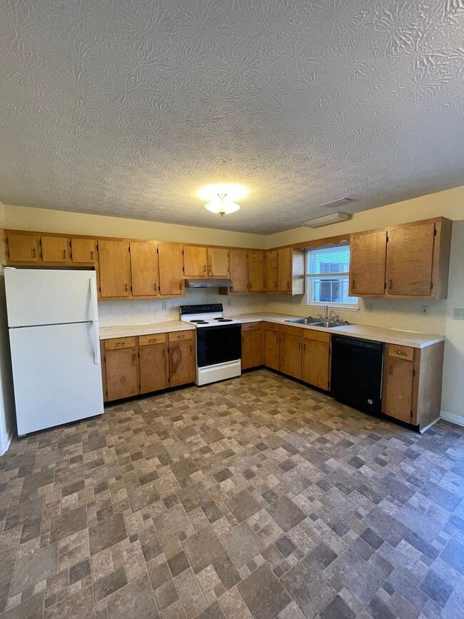 Building Photo - Townhouse for Rent in Broadway