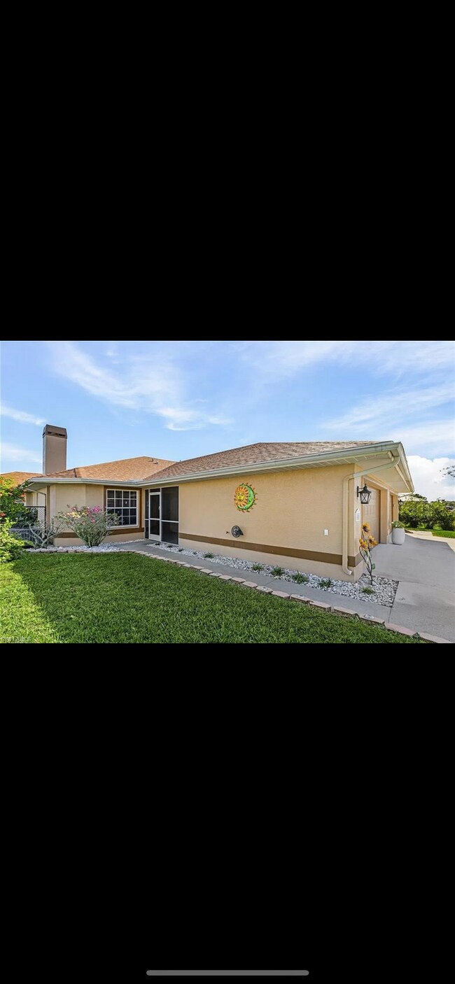 Building Photo - 403 SW 3rd Ct