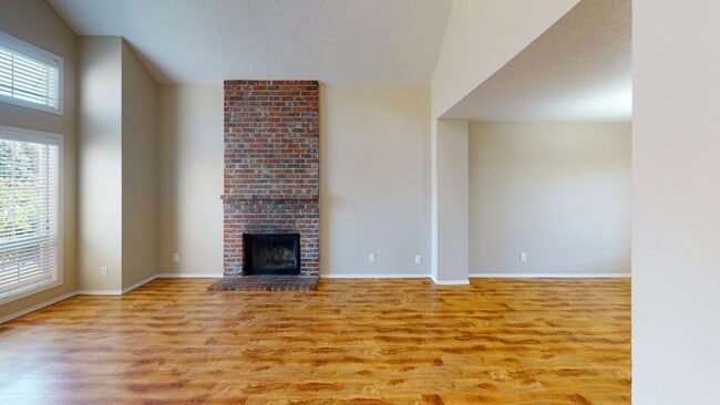 Building Photo - Tigard, Morning Hill - Summer Lake Neighborhood, Pet Friendly