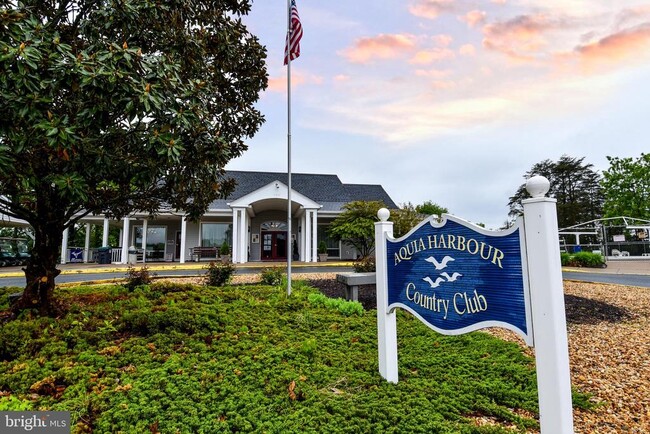 Building Photo - 2062 Farragut Dr