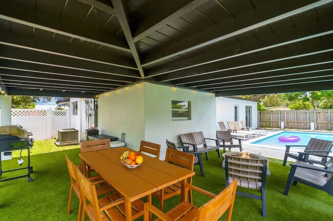 Building Photo - 7061 Coolidge St