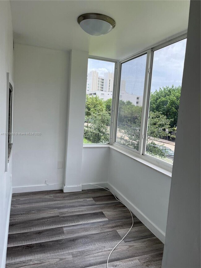 Building Photo - 250 180th Dr