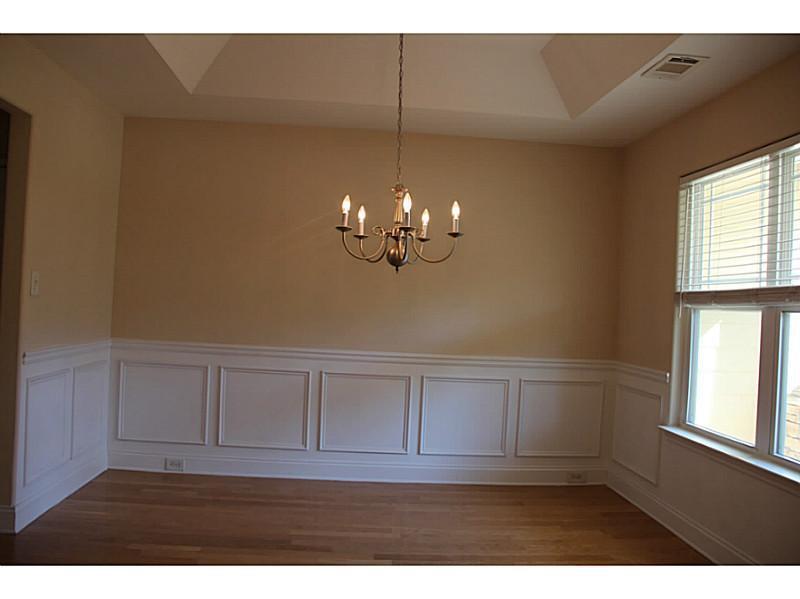 Building Photo - 372 Castle Top Ln