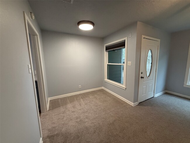 Building Photo - 38 Wellford St