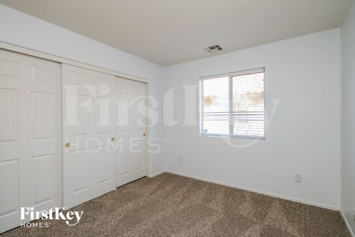 Building Photo - 31238 N Cactus Dr