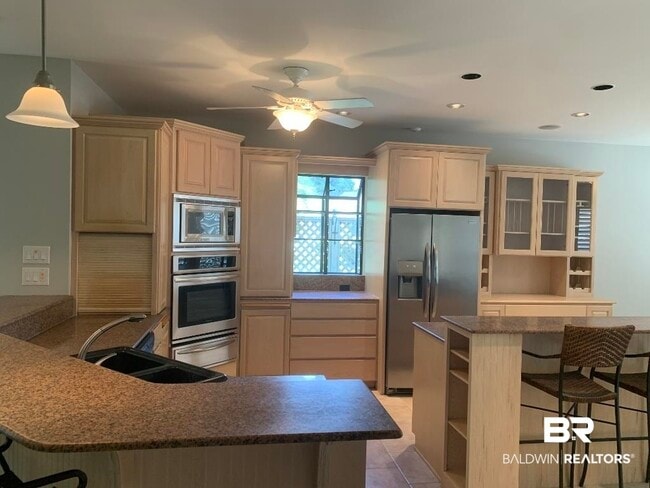 Building Photo - 30793 Pine Ct