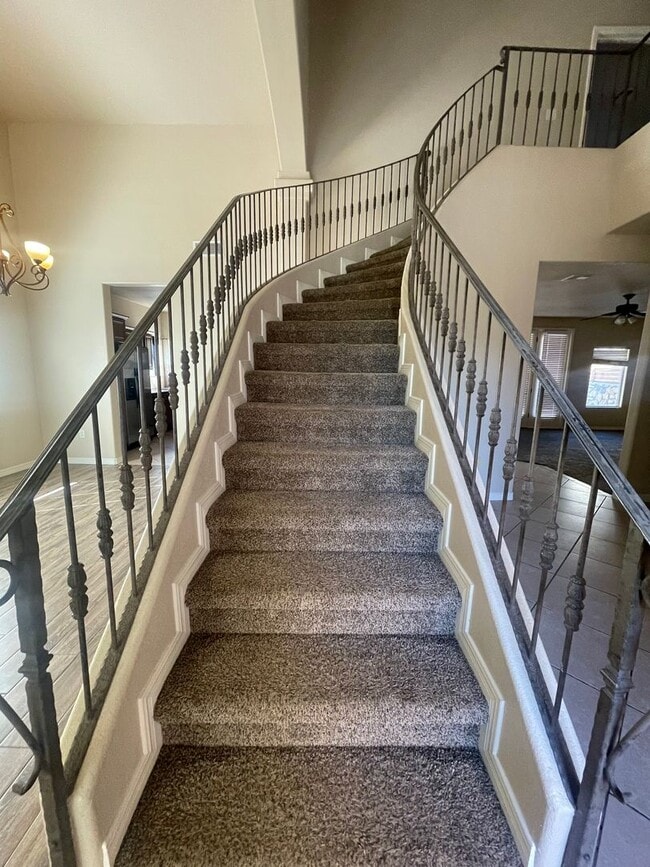 Building Photo - Lovely Spacious 4 Bedroom Home w/office space in Rinconada Area