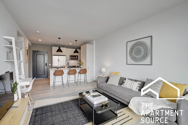 Building Photo - 2155 N Elston Ave