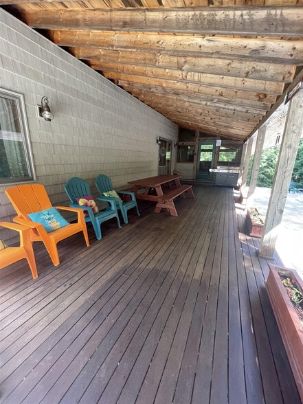 Building Photo - 6 Deer Cir