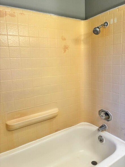 Building Photo - 4122-4130 SE Howe St