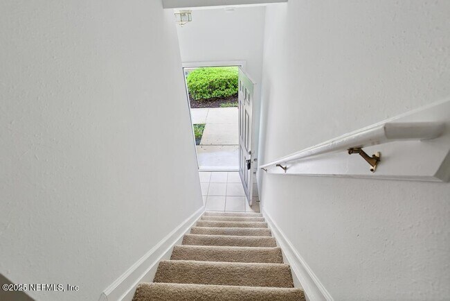 Building Photo - 7202 Deerfoot Cir