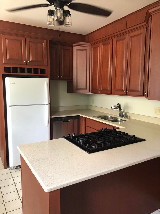 Building Photo - 901 Spaight St