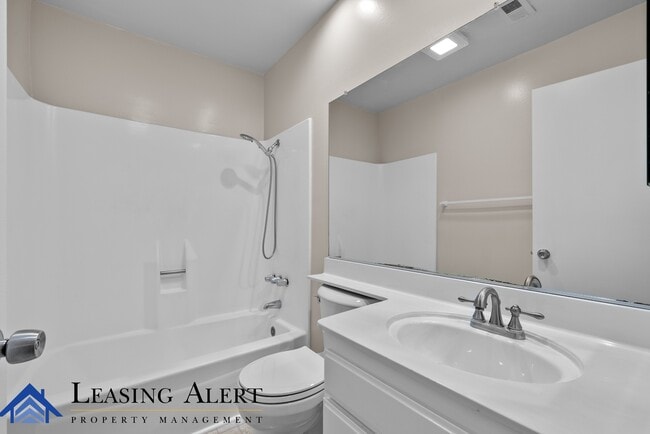 Building Photo - 16956 Minter Ct