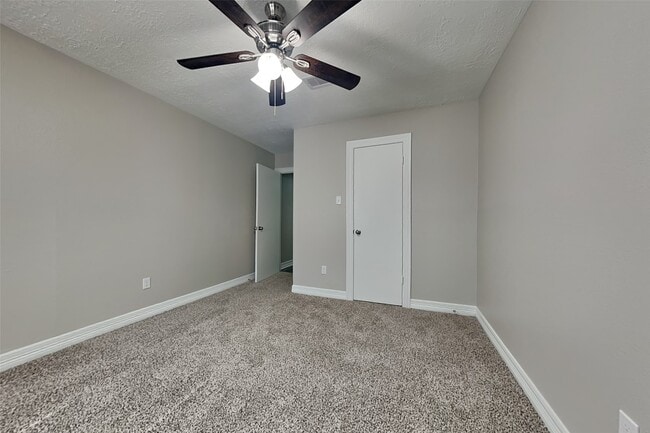 Building Photo - 12015 Woolford Dr