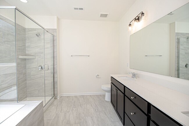 Building Photo - Great Wesley Chapel Location!
