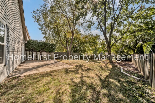 Building Photo - 1201 Red Stone Dr