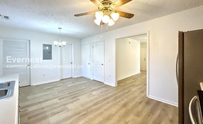 Building Photo - 720 William Howard Pl