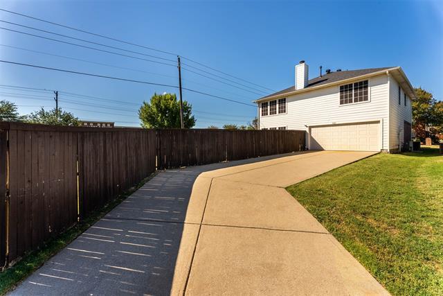Building Photo - 3929 Acorn Ln