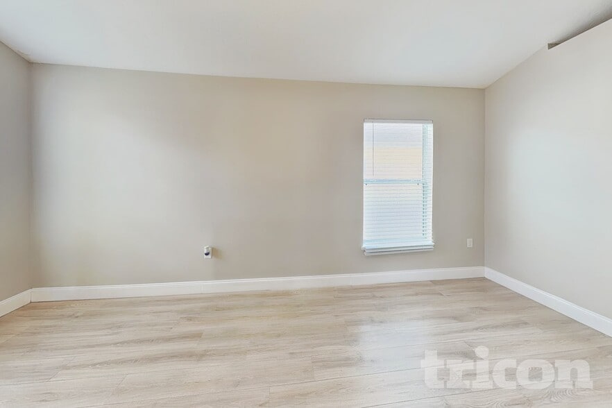 Building Photo - 3506 100th Ct E