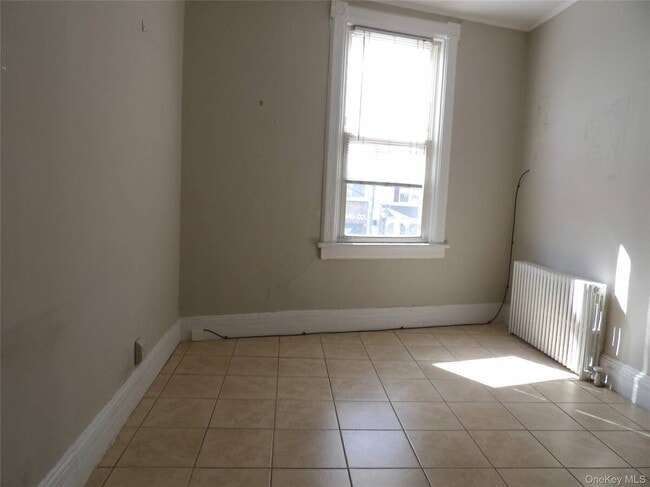 Building Photo - 170 N Wellwood Ave