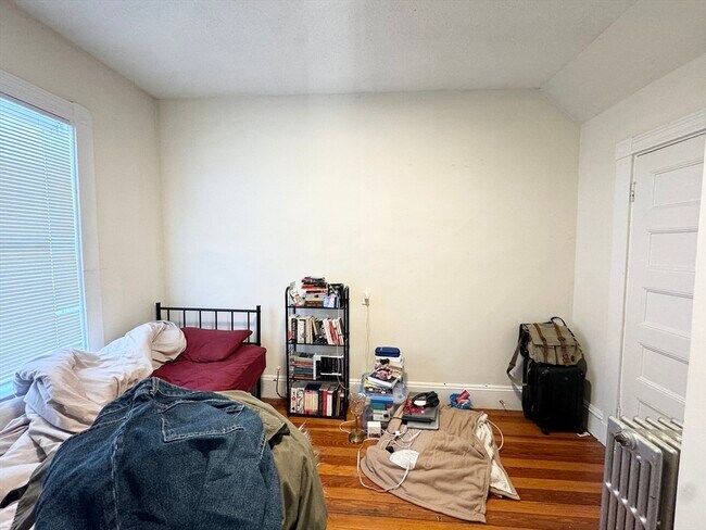 Building Photo - 692 Columbia Rd