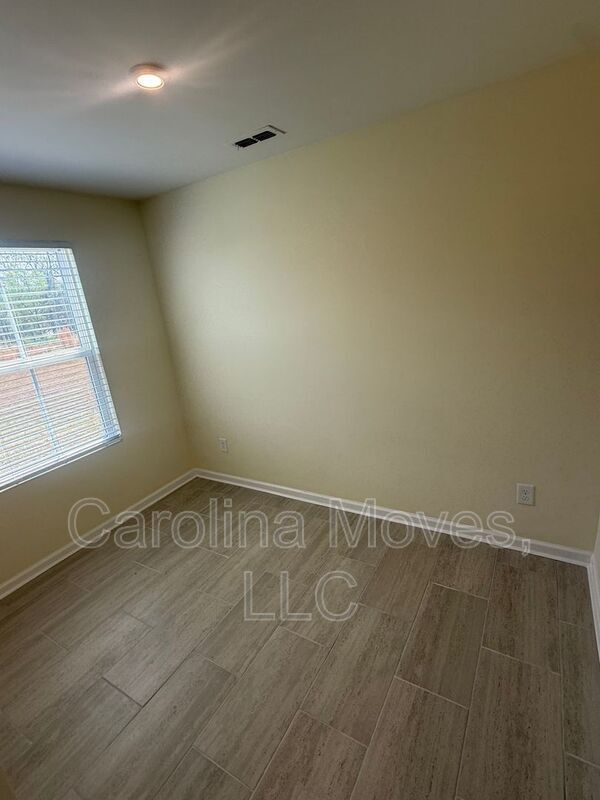 Building Photo - 328 Timberwild Dr