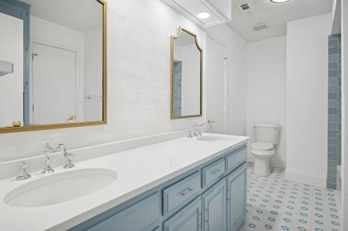 Building Photo - 12612 Whispering Hills Dr