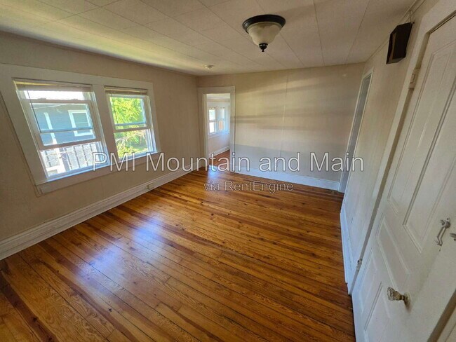 Building Photo - 41 Westwood Pl