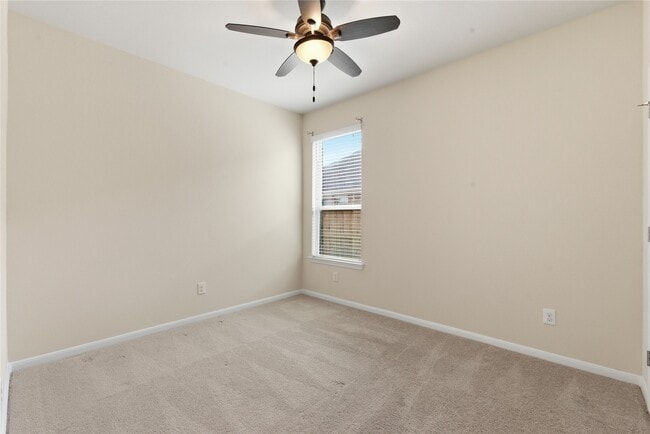 Building Photo - 3418 Delta Dr