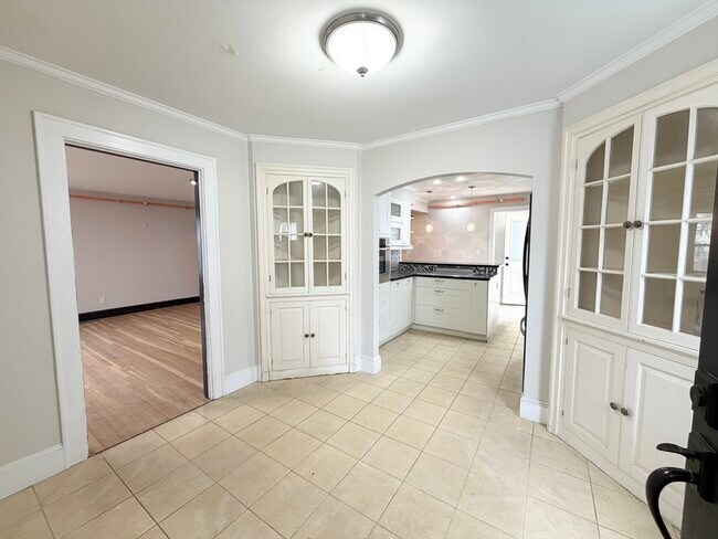 Building Photo - 3 1/2 Buffum St